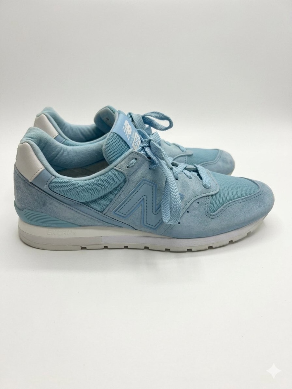 New Balance 996 Men’s 11 Made in USA Light Blue Suede Sneakers